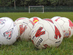SoccerBalls400