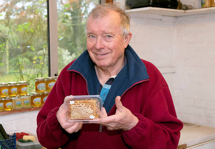 Network Norfolk : John was the first Norfolk master beekeeper - Vimarsana News