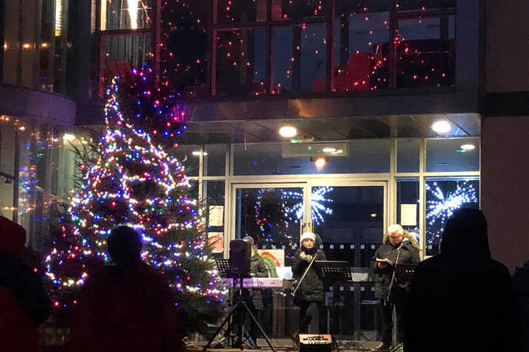 Network Norfolk : Car park carol service at Sheringham church - Vimarsana News