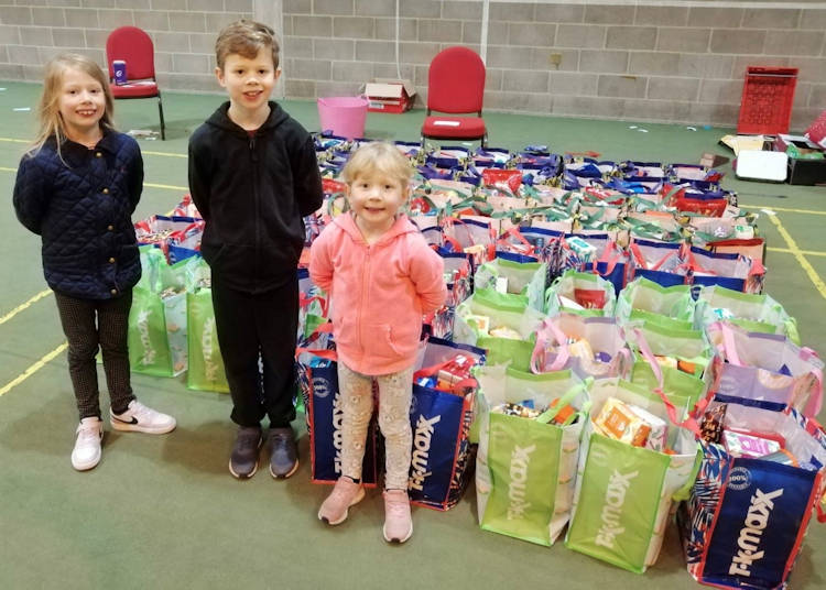 Network Norfolk : Norwich church give hampers to NHS and families - Vimarsana News