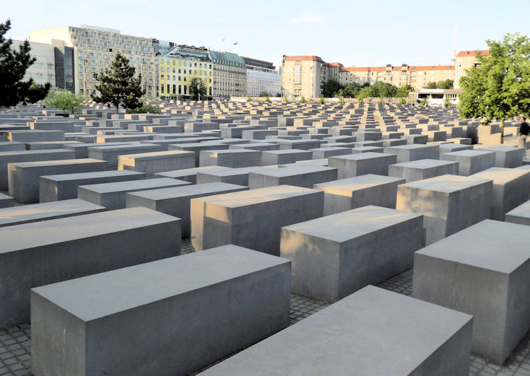 HolocaustMemorialBerlin750