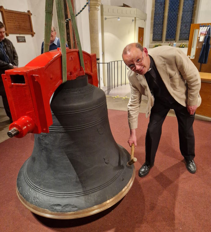 Aylsham bells 690AT