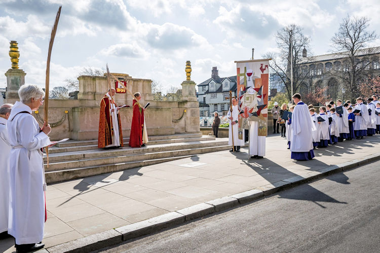 PalmSundayProcessionCityHallBi