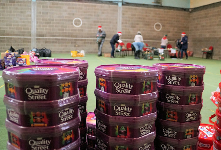 Gateway Love Xmas Packing