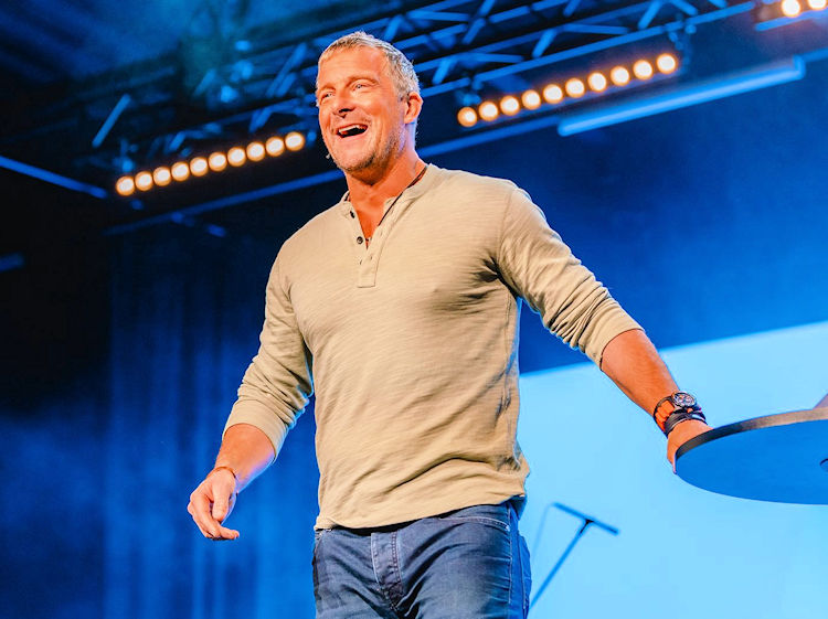 BearGryllsSoulCloseUp750