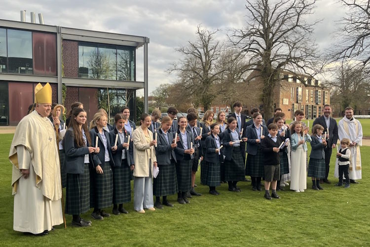 Confirmations-at-Greshams school