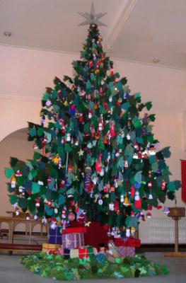 Knitted Christmas tree