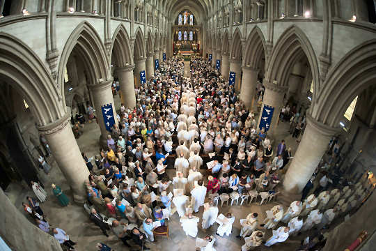 BishopAlanHopesInstall540