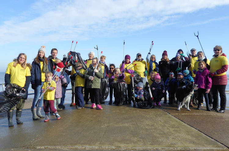 OverstrandBeachLitterTeam750