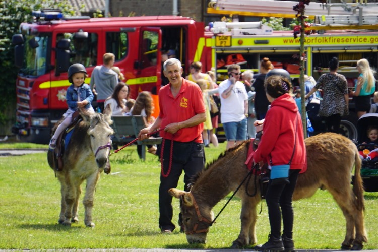 Gorleston mag donkey summer 19